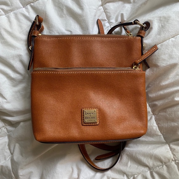 Dooney & Bourke Handbags - DOONEY & BOURKE Leather Crossbody